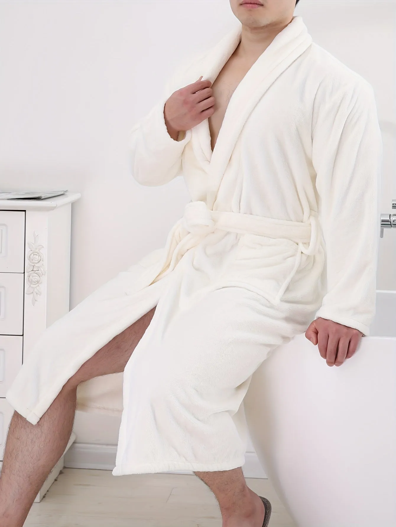 Cozy Mens Fleece Robe with Pockets for Ultimate Comfort