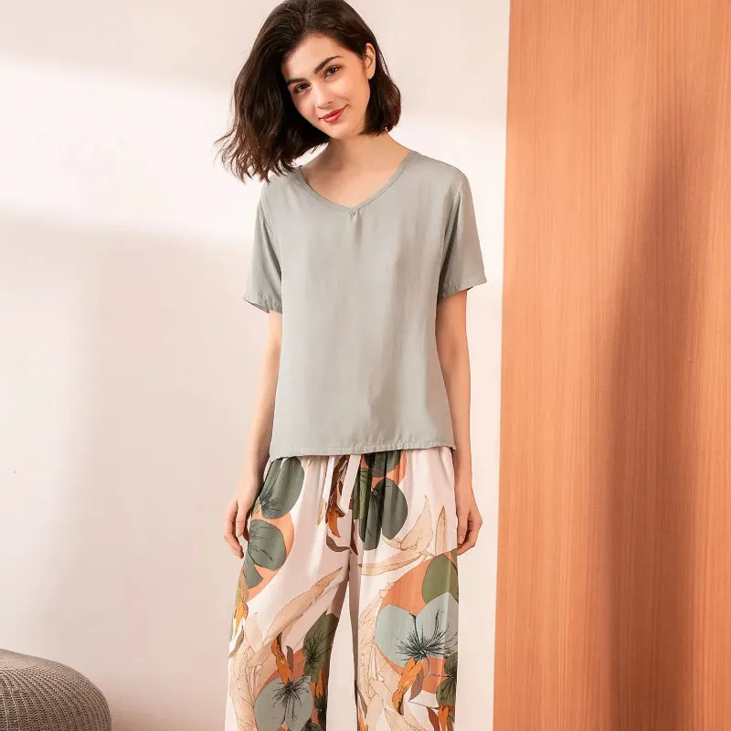 Solid Color Short Sleeve Tops and Floral Print Pajamas Set